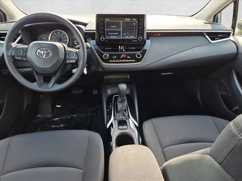 Used 2022 Toyota Corolla LE FWD image 16