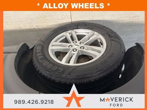 Used 2023 Ford Explorer XLT w/ Equipment Group 202A AWD/4WD image 37