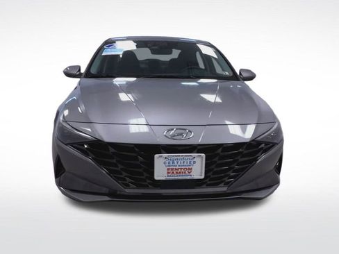 Used 2023 Hyundai Elantra Limited image 18