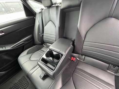 Used 2021 Toyota Avalon Touring image 18