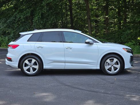 Used 2026 Audi Q4 e-tron Premium w/ Convenience Package AWD/4WD image 7