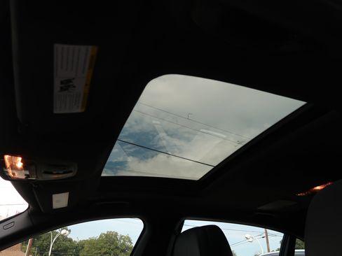 Used 2015 BMW 750Li image 39