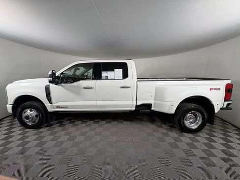 Certified 2026 Ford F350 Platinum w/ Platinum Plus Package image 4