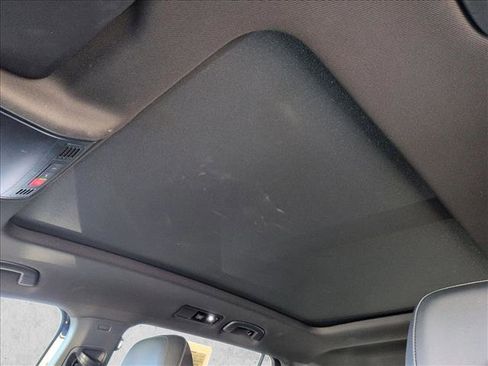 Used 2023 Volkswagen Tiguan SE R-Line image 15