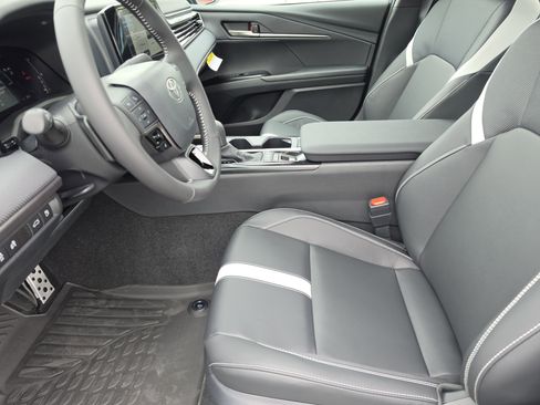 New 2026 Toyota Camry SE FWD image 9