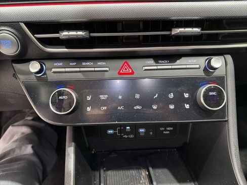 Certified 2025 Hyundai Sonata Limited FWD image 22