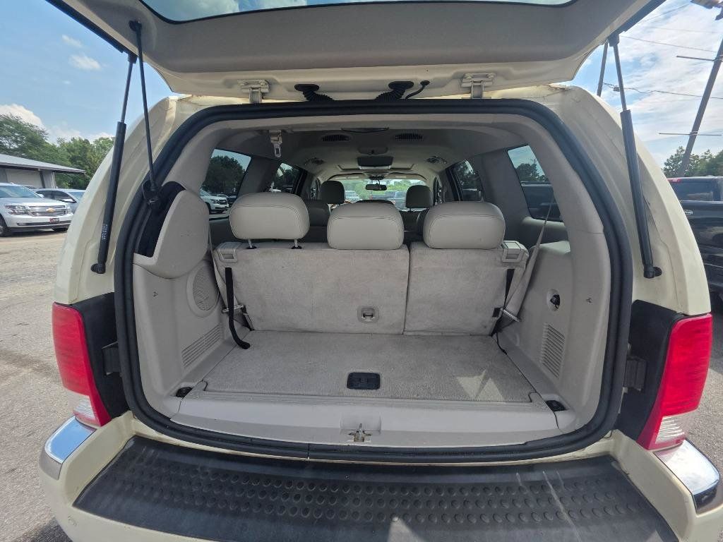 Used 2009 Chrysler Aspen Limited RWD image 15
