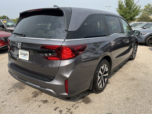 Certified 2026 Honda Odyssey EX-L image 5