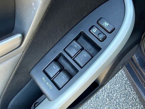Used 2012 Toyota Prius Four FWD image 17
