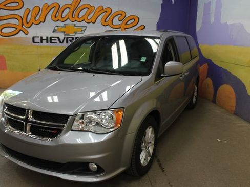 Used 2019 Dodge Grand Caravan SXT FWD image 4
