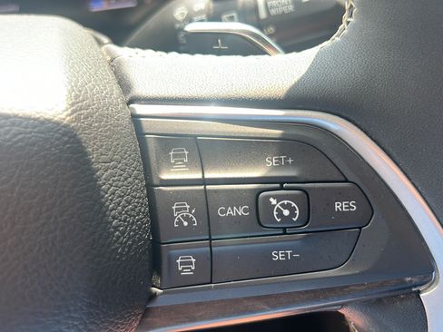 Used 2023 Jeep Grand Cherokee L Limited w/ Luxury Tech Group II AWD/4WD image 33