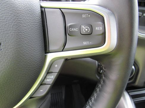 Used 2022 RAM 1500 Big Horn AWD/4WD image 25