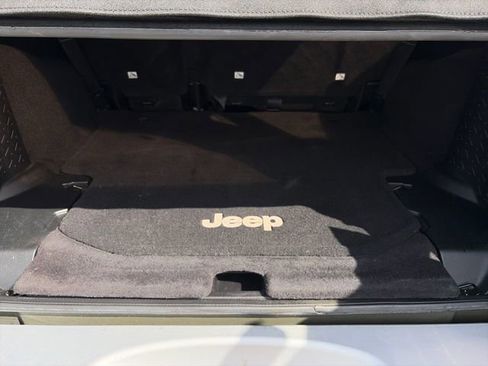 Used 2015 Jeep Wrangler Unlimited Sahara w/ Connectivity Group AWD/4WD image 39