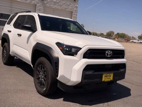 Used 2025 Toyota 4Runner SR5 AWD/4WD image 4