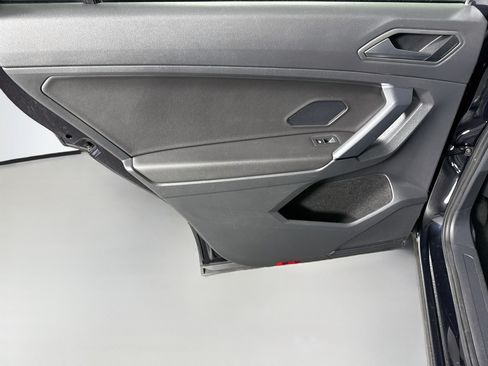 Used 2019 Volkswagen Tiguan SEL AWD/4WD image 26