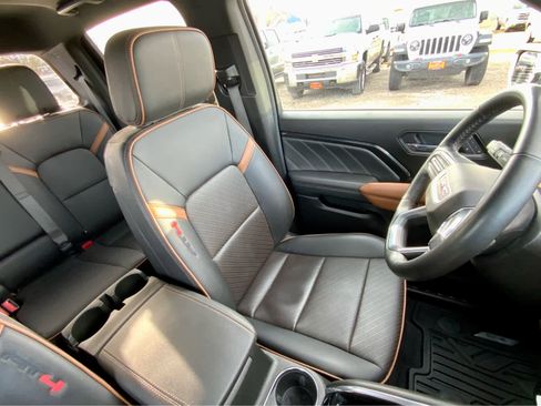 Used 2023 GMC Canyon AT4 w/ AT4 Premium Package image 34