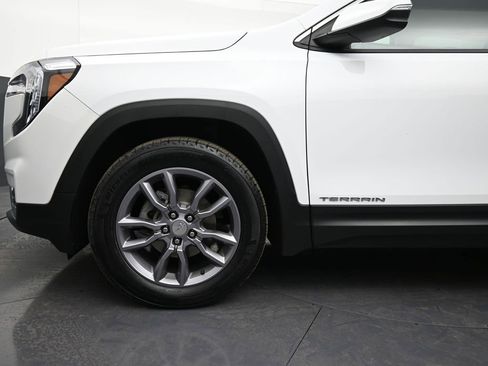 Certified 2022 GMC Terrain SLT image 10