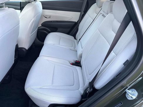 Certified 2025 Hyundai Tucson SE image 13