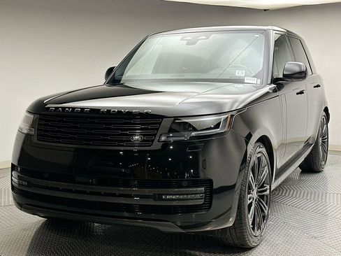 Used 2024 Land Rover Range Rover SE image 1