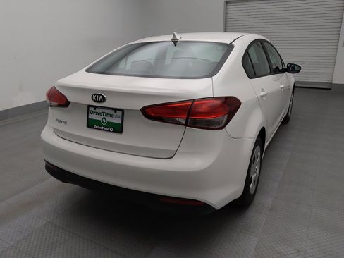Used 2017 Kia Forte LX image 7