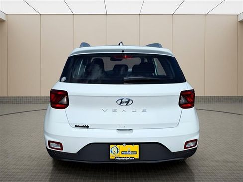 New 2025 Hyundai Venue SEL image 6