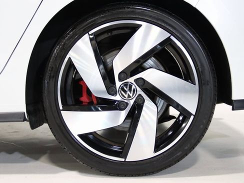 Used 2022 Volkswagen GTI SE image 68