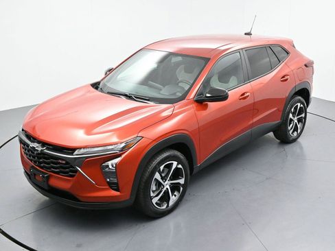 Used 2024 Chevrolet Trax RS w/ Driver Confidence Package FWD image 35