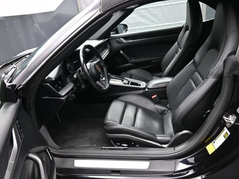 Certified 2020 Porsche 911 Carrera 4 AWD/4WD image 5