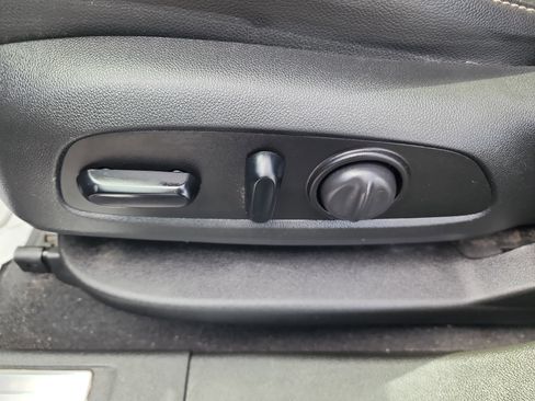 Used 2020 GMC Acadia SLT image 12