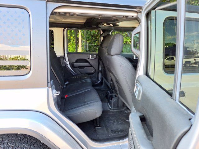 Used 2021 Jeep Wrangler Unlimited Sahara w/ Cold Weather Group AWD/4WD image 33
