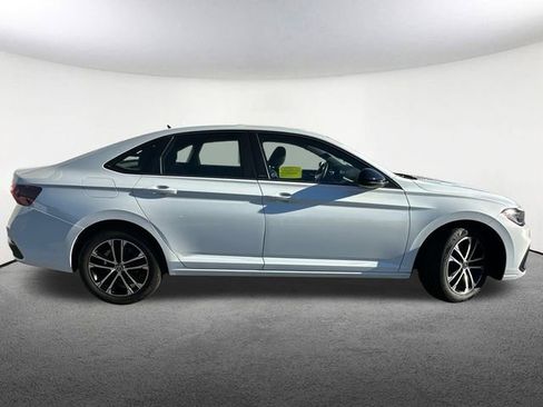 Used 2025 Volkswagen Jetta Sport image 13