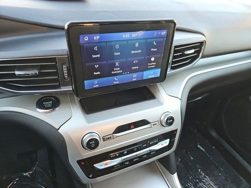 Used 2022 Ford Explorer XLT w/ Equipment Group 202A image 23
