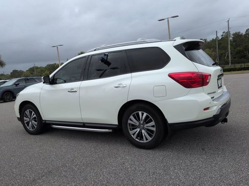 Used 2020 Nissan Pathfinder SL FWD image 7