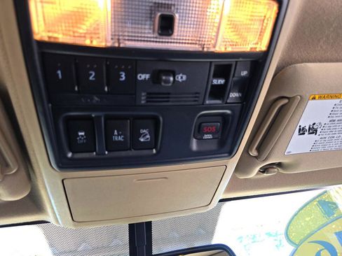 Used 2016 Toyota 4Runner Limited image 17