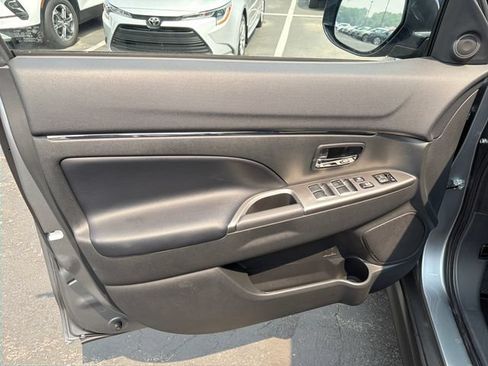 Used 2025 Mitsubishi Outlander Sport SE AWD/4WD image 11