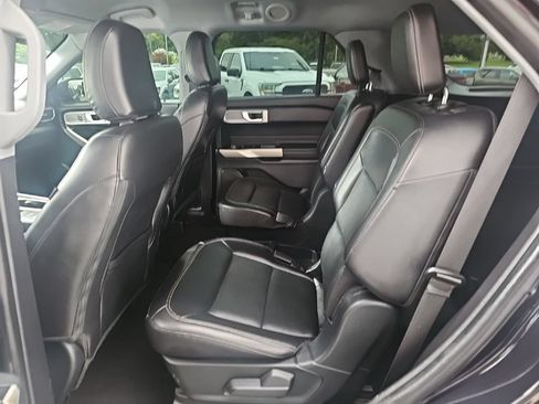 Used 2021 Ford Explorer Limited w/ Equipment Group 301A AWD/4WD image 11