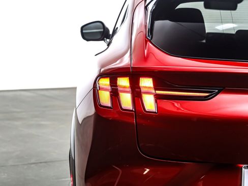 Used 2021 Ford Mustang Mach-E Premium image 15