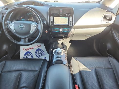 Used 2015 Nissan Leaf SL w/ Premium Package image 9