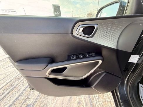 Used 2023 Kia Soul LX w/ Option Group 015 image 15