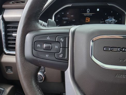 Used 2023 GMC Sierra 1500 Denali w/ Denali Reserve Package AWD/4WD image 12