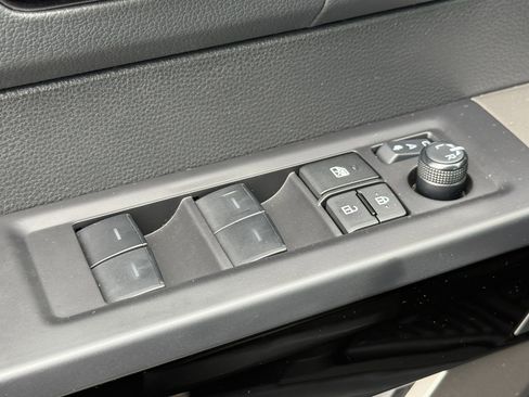 Used 2024 Toyota Tundra Limited image 27