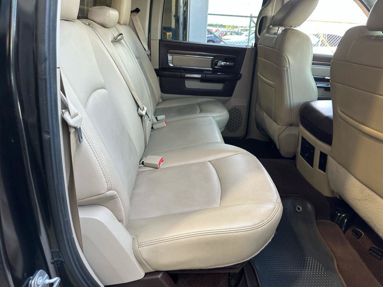 Used 2017 RAM 1500 Laramie RWD image 27