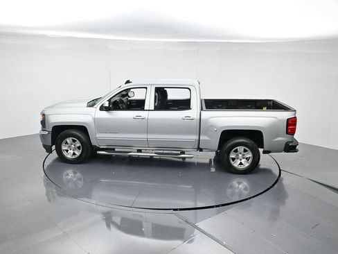 Used 2018 Chevrolet Silverado 1500 LT w/ LT Eassist Package RWD image 41