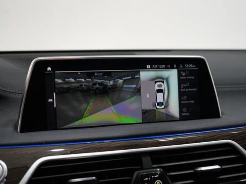 Used 2020 BMW 745e xDrive AWD/4WD image 28