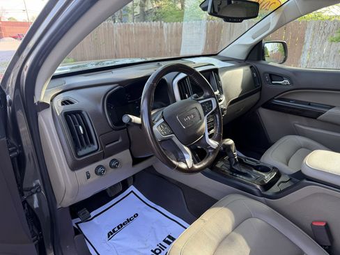 Used 2019 GMC Canyon SLT w/ Trailering Package image 12