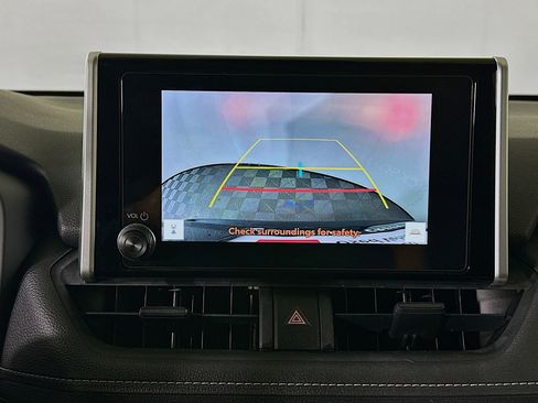 Used 2025 Toyota RAV4 LE AWD/4WD image 24