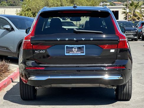 Used 2023 Volvo XC60 T8 Ultimate image 8
