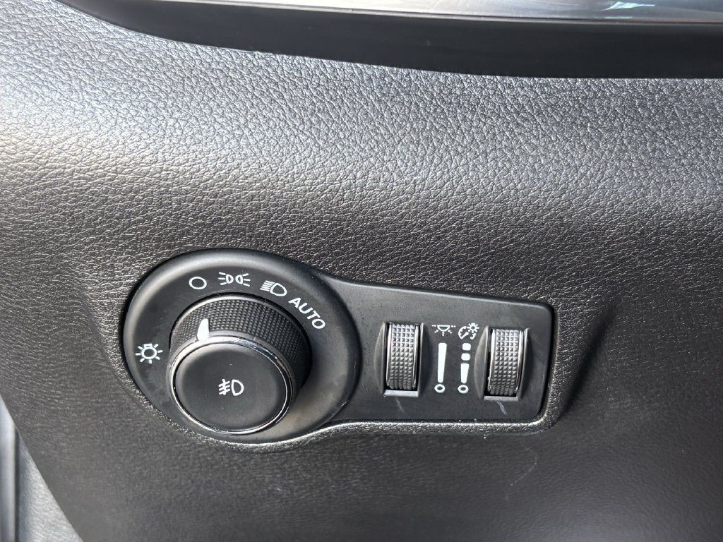 Used 2023 Jeep Compass Limited w/ Elite Group AWD/4WD image 21