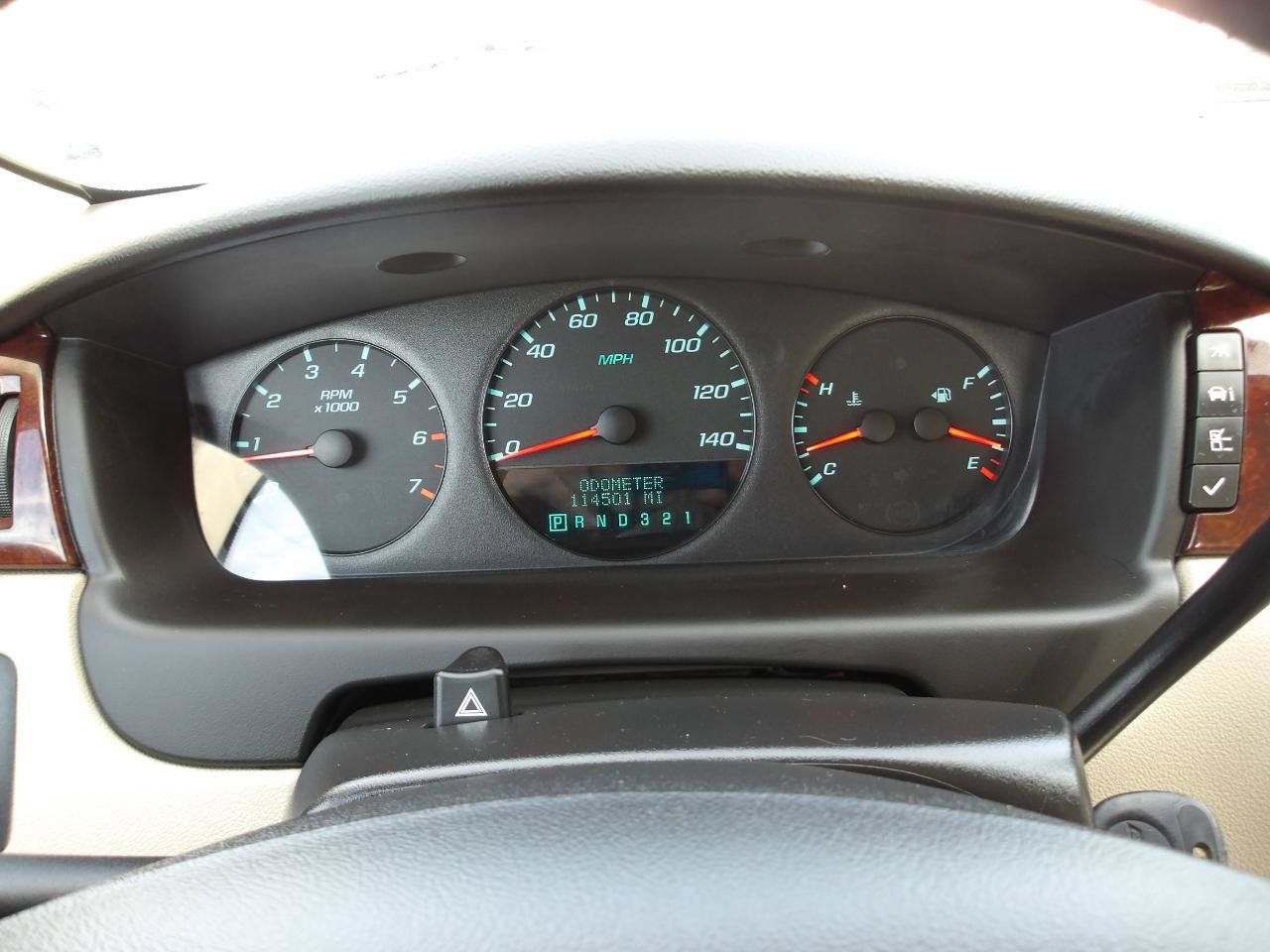 Used 2010 Chevrolet Impala LS FWD image 15