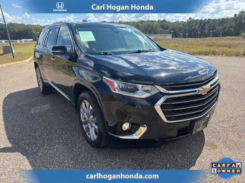 Used 2019 Chevrolet Traverse Premier w/ Driver Confidence II Package image 2